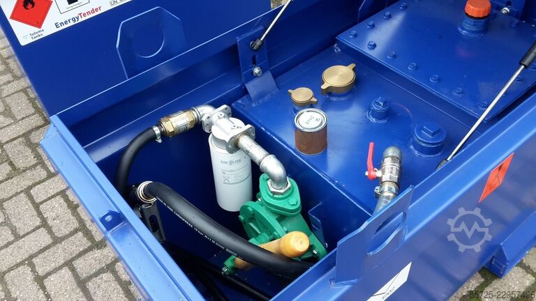 Fuel tanker  IBC tank met handpomp