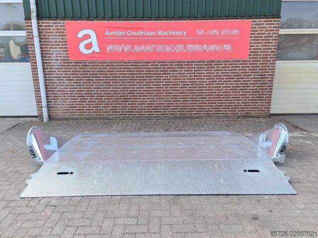 Loader/unloader  Leidingdrempel / road ramp