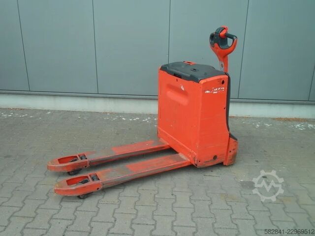Electric low-lift pallet truck LINDE T 16