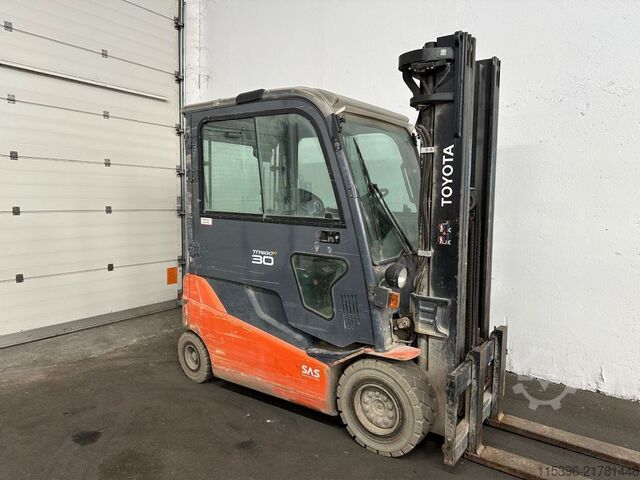 Electric 4-wheel forklift Toyota 8FBMT30 - TRIPLEX 5 m