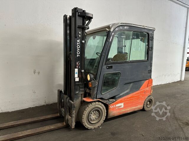 Electric 4-wheel forklift Toyota 8FBMT30 - TRIPLEX 5 m