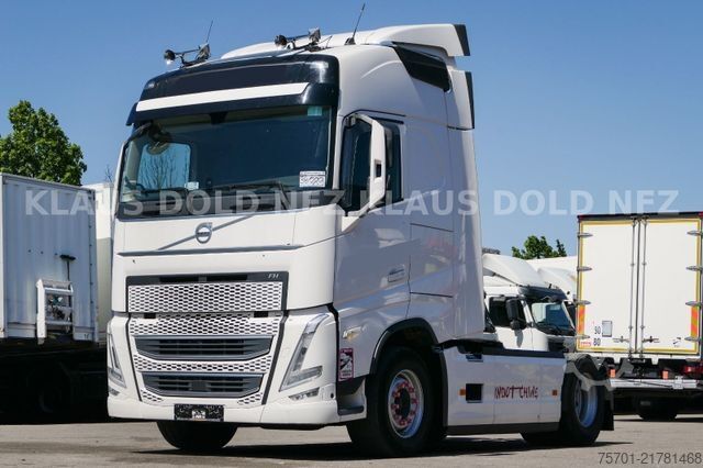 Standard tractor unit VOLVO FH 500 Globetrotter XL-Tank Navi Euro 6