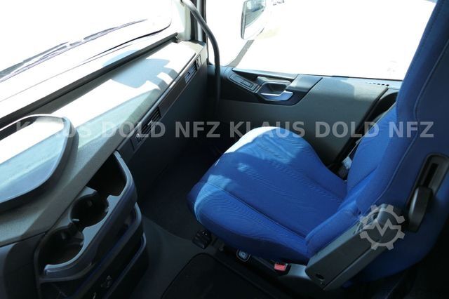 Standard tractor unit VOLVO FH 500 Globetrotter XL-Tank Navi Euro 6