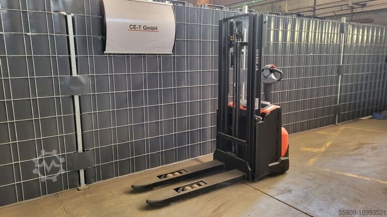 Hochhubwagen Toyota SWE100 // BStd. 188 // kleiner Freihub // Elektro