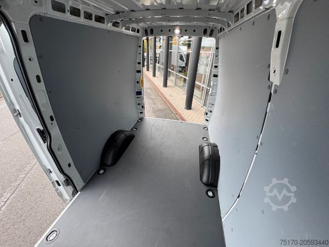 High top van IVECO Daily 35S16 A8 *R3.520mm*Automatik*AHK*ACC*