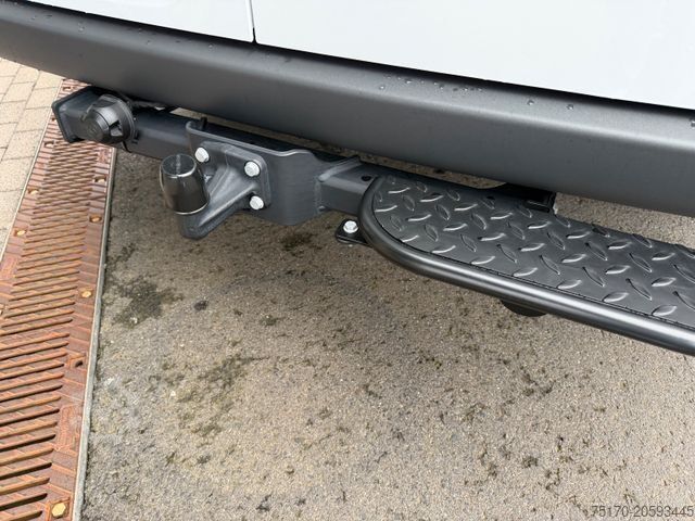 High top van MERCEDES-BENZ Sprinter 317 CDI 3665 9G AHK3,5to Klima Schwing