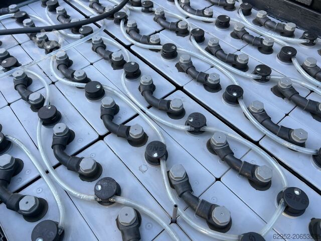 Electric 4-wheel forklift Toyota 8 FBMT 35