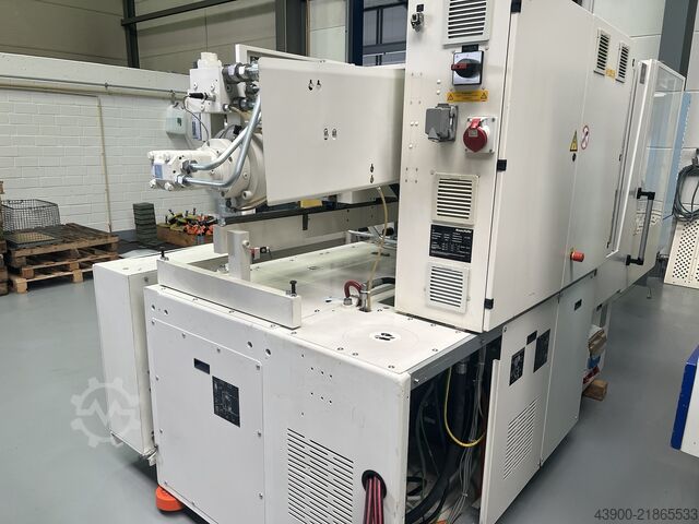 Injection molding machine KraussMaffei KM 160 - 750 CX