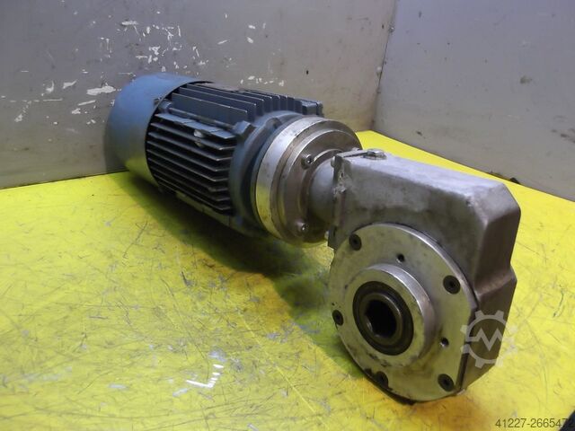 Gear motor 0.55 kW 24 rpm SEW-EURODRIVE DFT80K-4BH