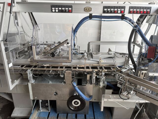Vertical cartoner CAM AV