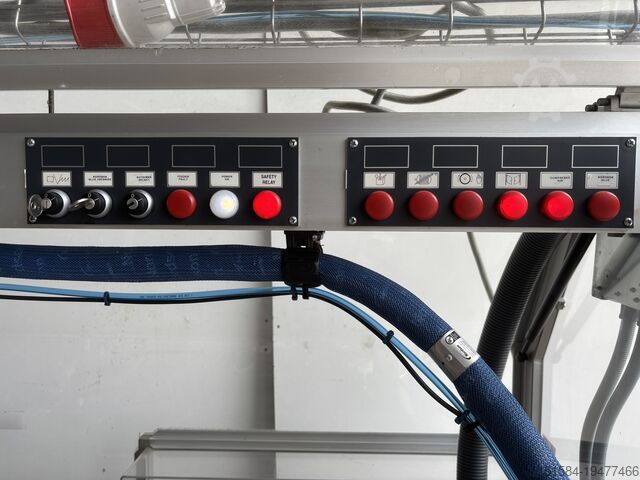 Vertical cartoner CAM AV