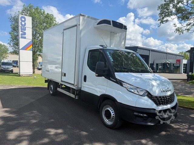Light truck with freezer and cooling compartment Iveco Daily 35