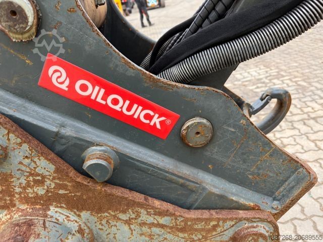 Mobilbagger LIEBHERR A914 Compact / 2017 BJ / 9.979 H / OilQuick