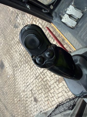 Mobilbagger LIEBHERR A914 Compact / 2017 BJ / 9.979 H / OilQuick