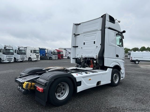 Standard tractor unit Mercedes Benz 1851 LS Actros Gigaspace