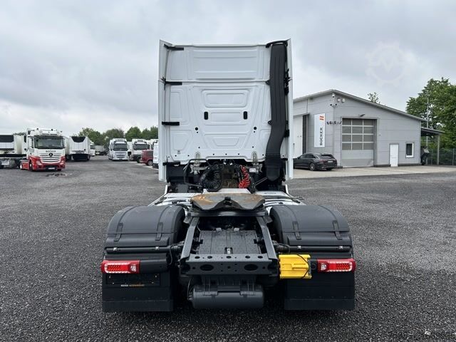 Standard tractor unit Mercedes Benz 1851 LS Actros Gigaspace