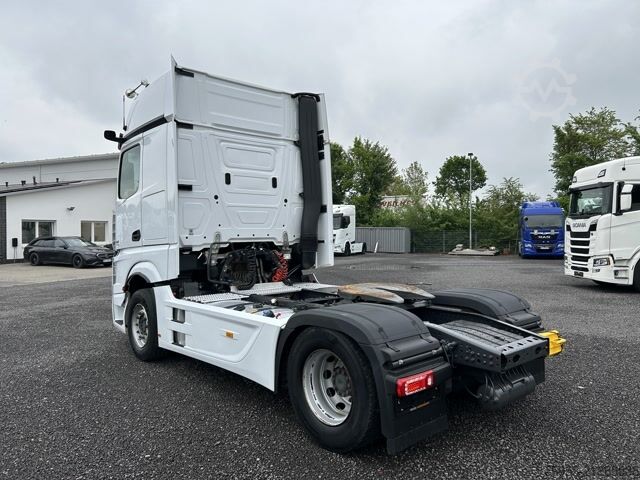 Standard tractor unit Mercedes Benz 1851 LS Actros Gigaspace