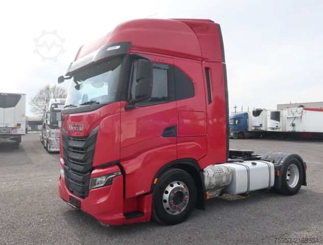 Standard tractor unit Iveco S-Way AS 440 S 46 Intarder PTO Standklima