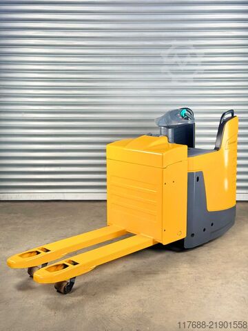 No pallet truck driver Jungheinrich ERE 225 FP - Servcie Neu - Batterie 85% - Garantie