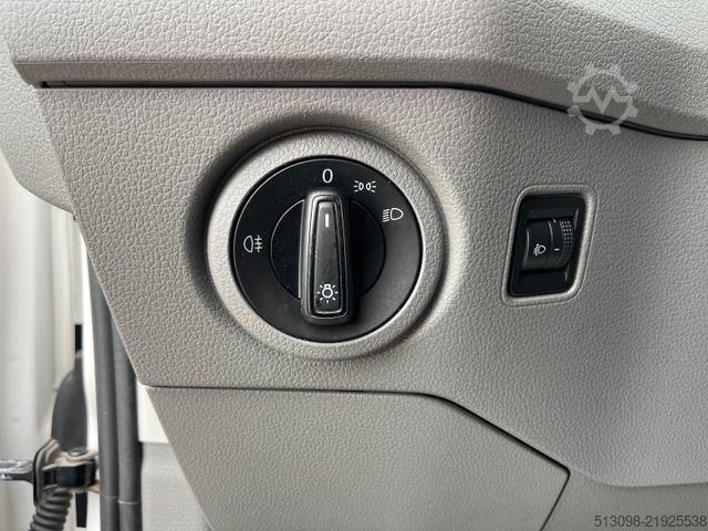 Pick-up van VW CRAFTER PRITSCHE DoKa AHK NAVI KLIMA KAMERA