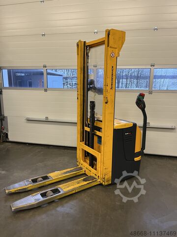 Lifting ant high lift truck Jungheinrich EJC 14
