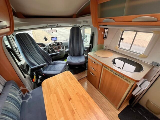 Teilintegriertes Wohnmobil HYMER/ERIBA T 578 SL - Festbett - Sat/TV - Solar - 2 x Klima