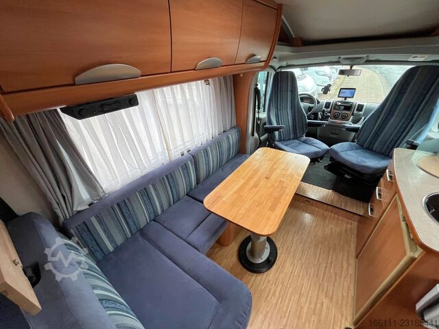 Teilintegriertes Wohnmobil HYMER/ERIBA T 578 SL - Festbett - Sat/TV - Solar - 2 x Klima