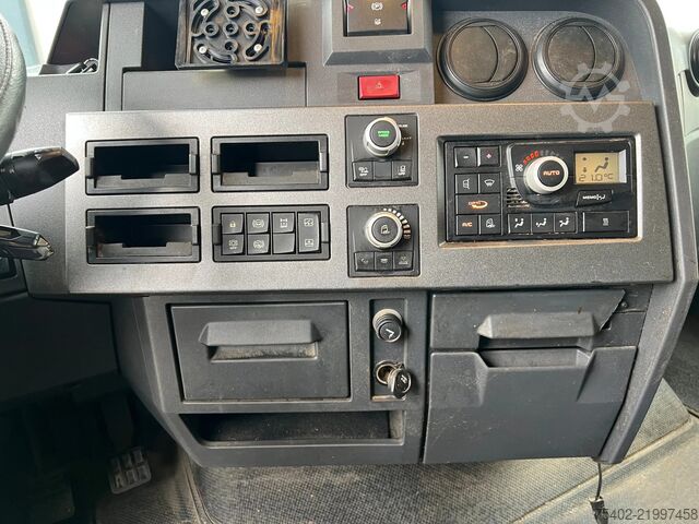 Standard tractor Renault T HIGH 440 Comfort / 2x Tank / Euro 6