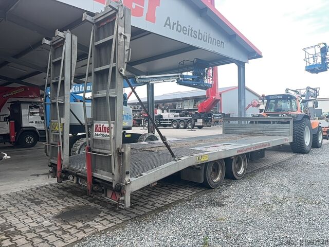 Low Bed Semi-trailer Blomenröhr 674/11900