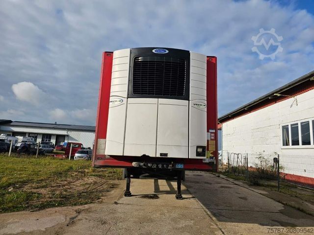 Kühlauflieger SCHMITZ CARGOBULL Tiefkühler City, 2. Achse drehbar, Carrier 1550