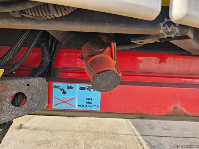 Kühlauflieger SCHMITZ CARGOBULL Tiefkühler City, 2. Achse drehbar, Carrier 1550