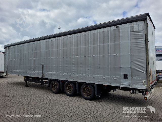 Auflieger mit Pritsche & Plane Schmitz Cargobull Curtainsider Mega Getränke