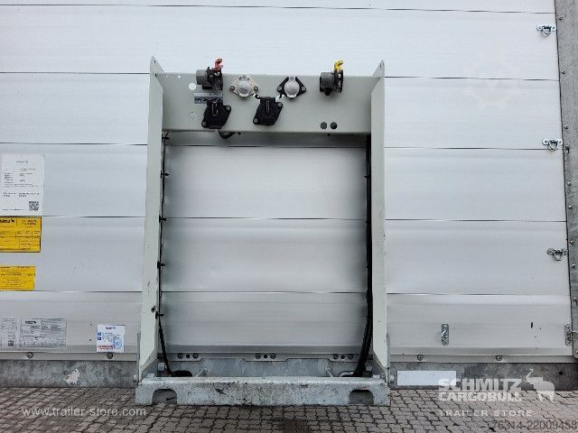 Auflieger mit Pritsche & Plane Schmitz Cargobull Curtainsider Standard Getränke