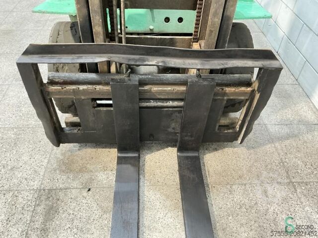 Gabelstapler Mitsubishi FD 25 T