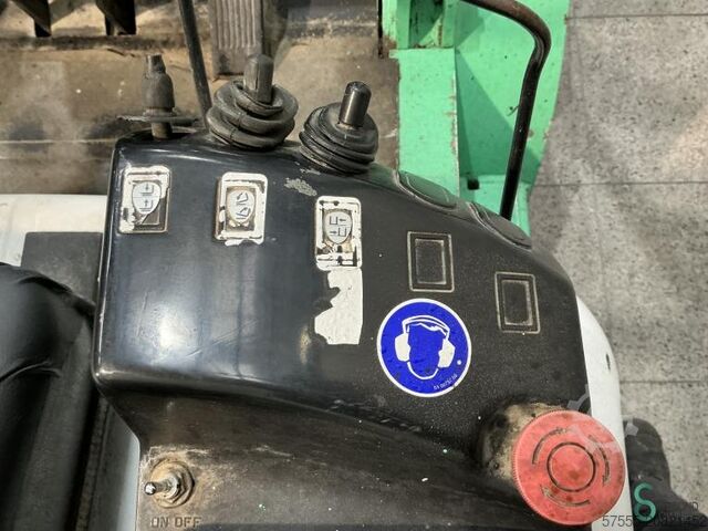 Gabelstapler Mitsubishi FD 25 T