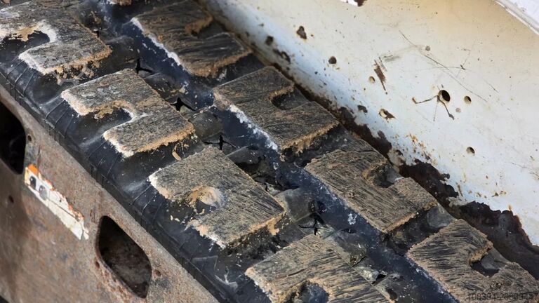 Laderaupe Bobcat T140