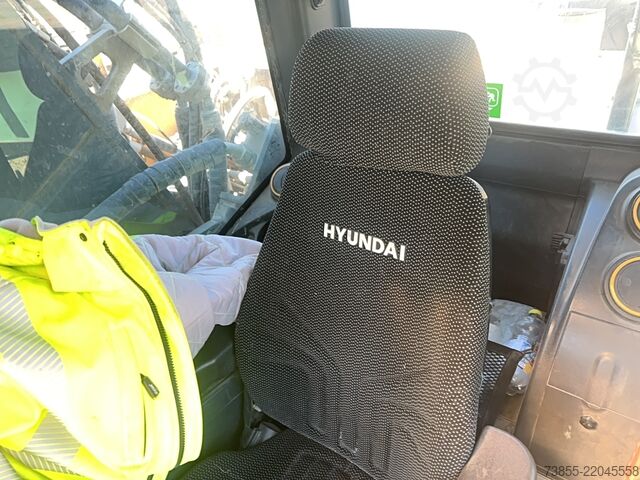 Tracked Excavator Hyundai HX520AL