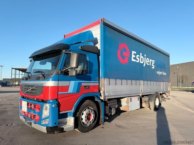 Flatbed truck with tarp VOLVO FM 330 4x2 7,7 m Curtainsider and Taillift