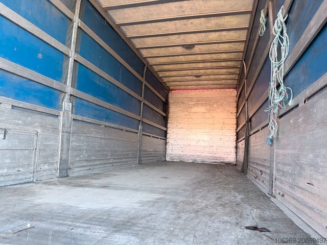 Flatbed truck with tarp VOLVO FM 330 4x2 7,7 m Curtainsider and Taillift