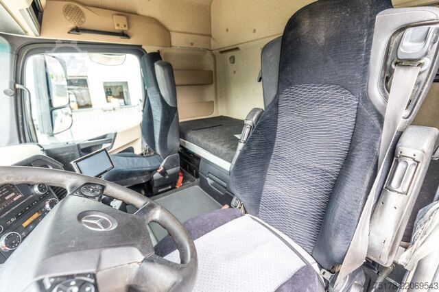 Standard tractor Mercedes-Benz ACTROS 1848 LS +VOITH