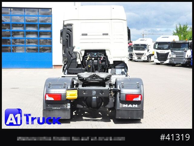 Standard tractor unit MAN TGX 18,500, ADR, Intarder, Standklima,
