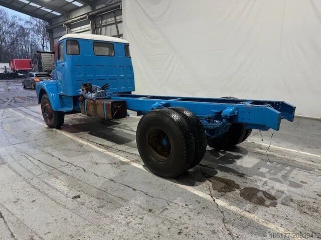Fahrgestell mit Fahrerhaus Scania L 86 TORPEDO
