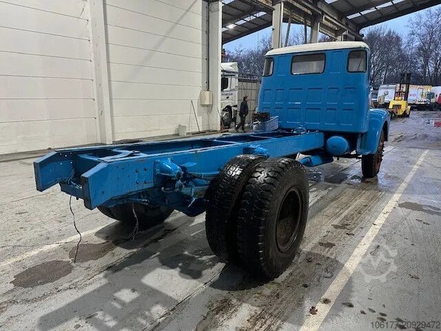 Fahrgestell mit Fahrerhaus Scania L 86 TORPEDO