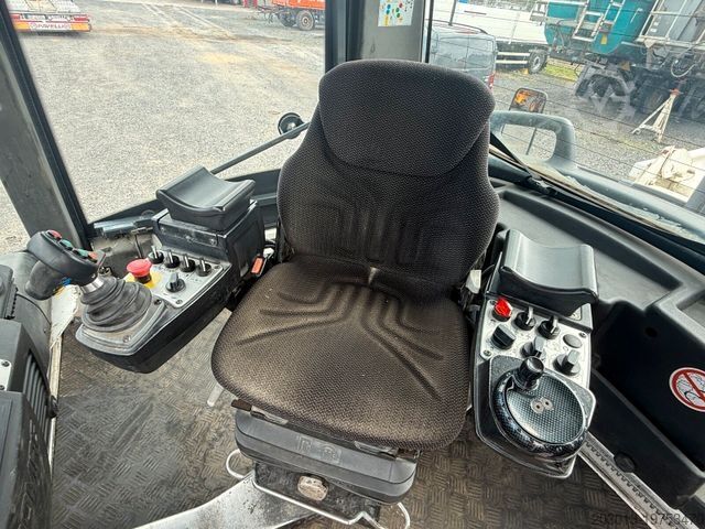 Walzenzug BOMAG BW 174 AP-4 AM Walze 12 Ton *Vibrator *Streuer