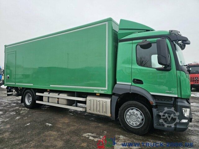Box truck Mercedes-Benz Actros 1824 Koffer 7,30 m LBW 2t. MBUX 1.Hand