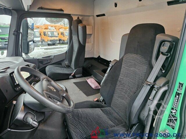 Box truck Mercedes-Benz Actros 1824 Koffer 7,30 m LBW 2t. MBUX 1.Hand