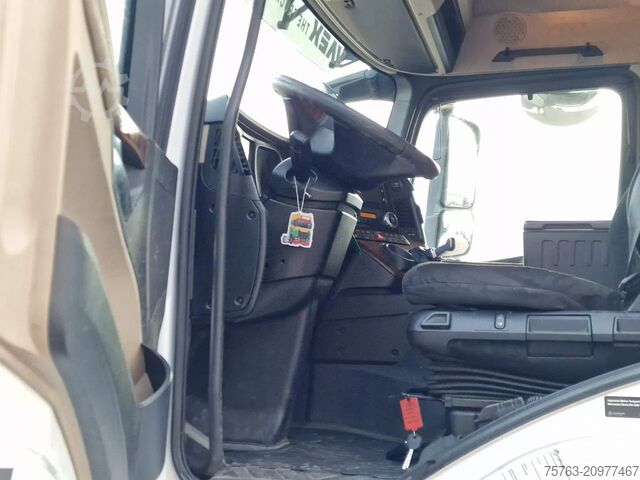 Kühl-/Tiefkühltransport Mercedes-Benz Actros 2646 6x2 - Isolated box with sidedoors -...