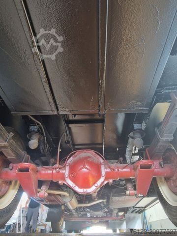 Kleinbus MERCEDES-BENZ Vorgänger Sprinter O 319 Samba mit Faltdach AC