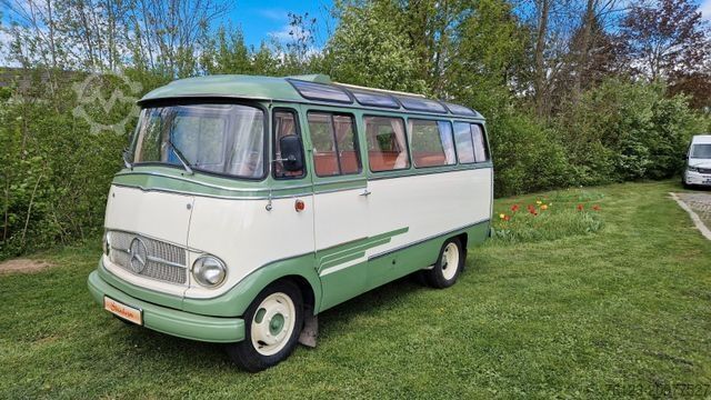 Kleinbus MERCEDES-BENZ Vorgänger Sprinter O 319 Samba mit Faltdach AC