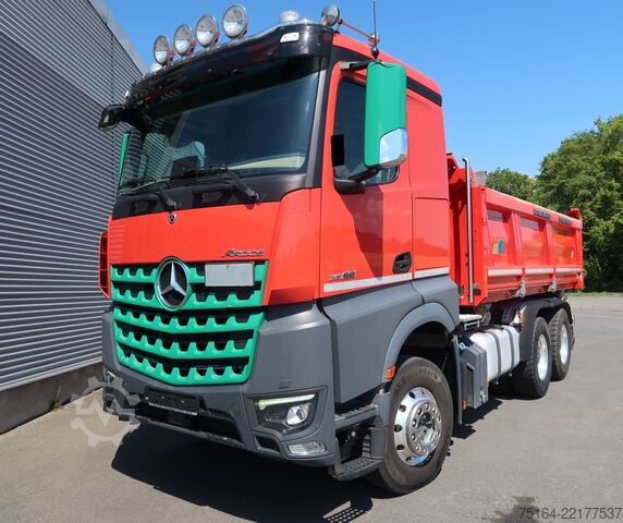 Dreiseitenkipper LKW Mercedes-Benz Arocs 2658 LK 6x4 Bordmatik